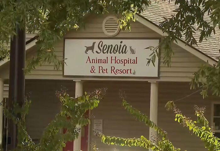 Sign outside Senoia Animal Hospital, the clinic at the center of the vet employee story. Sign outside Senoia Animal Hospital, the clinic at the center of the vet employee story.