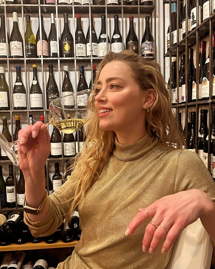 Amber Heard's New Spain Photo After Fleeing Hollywood And Changing Her Name Has Fans Zooming In On One Detail Amber Heard's New Spain Photo After Fleeing Hollywood And Changing Her Name Has Fans Zooming In On One Detail