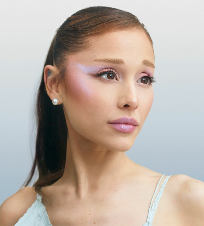 After Ariana Grande&rsquo;s Face Sparks Claims Her Body Is &ldquo;Starting To Eat Muscle,&rdquo; Experts Weigh In