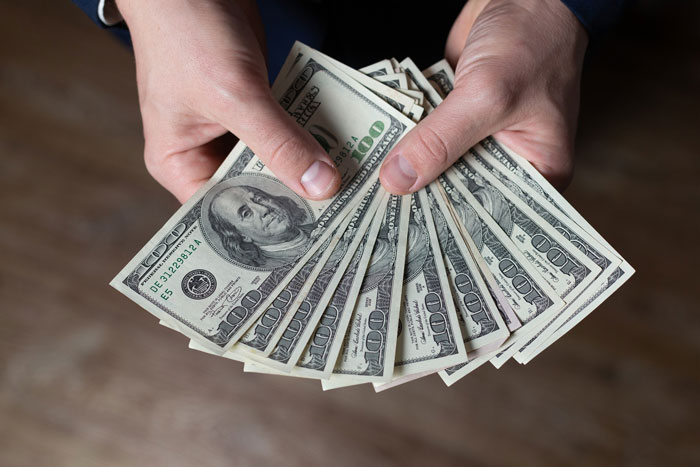 Stepdaughter Makes Sure Stepdad Knows She Hates Him, Still Shocked He Might Not Fund Her Wedding Stepdaughter Makes Sure Stepdad Knows She Hates Him, Still Shocked He Might Not Fund Her Wedding