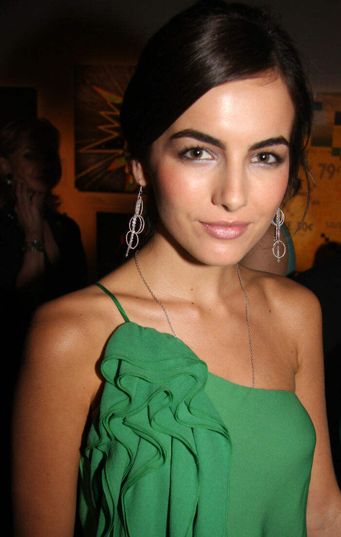 Actress Camilla Belle, 40