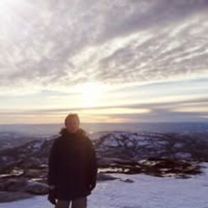 7470129006342475 avatar