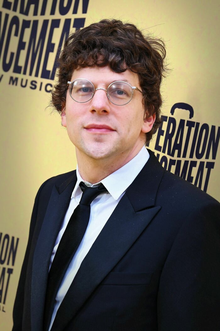 Actor Jesse Eisenberg, 43