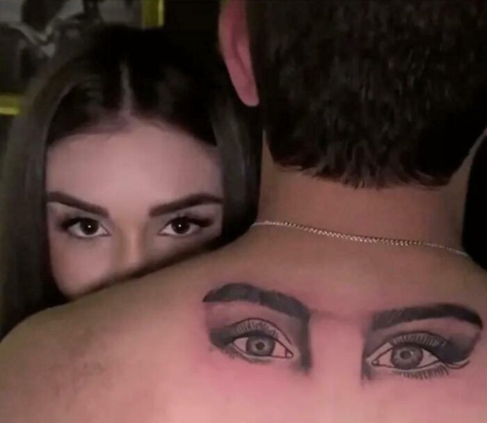 The Eyes On His Back Don’t Even Look Like The Girl's Eyes