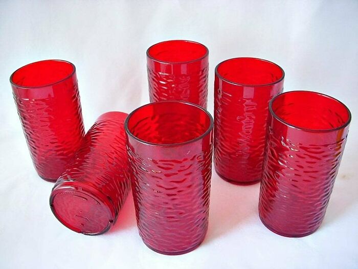Set of six red vintage textured drinking glasses from nostalgic kitchenware