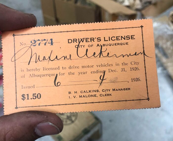 Vintage 1926 driver's license from Albuquerque with handwritten details