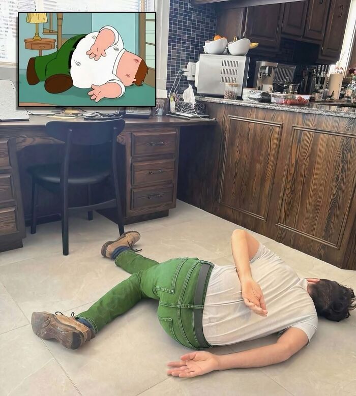 Hilarious pics of a man lying on the floor recreating Peter Griffin's iconic pose next to a screen showing the scene.