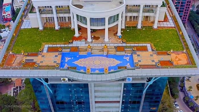 Indian Tycoon&rsquo;s Rooftop Mansion Has A Pool, A Lawn And A Skyline View, But Its Owner Can&rsquo;t Come Home