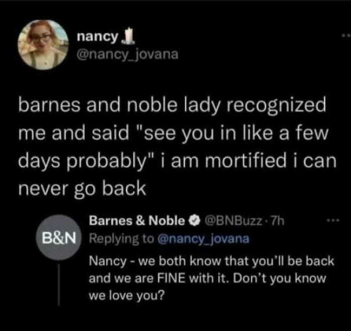 A wholesome meme showing a tweet exchange between a customer and Barnes and Noble customer service.