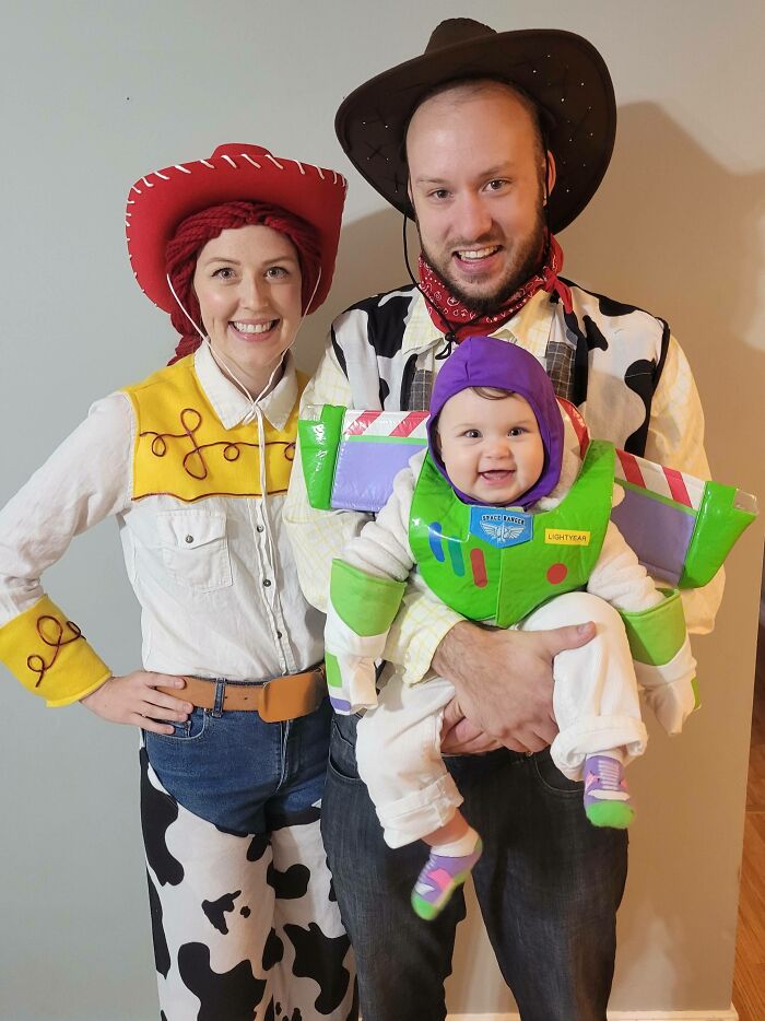 Parents and baby wearing Toy Story Woody Jessie and Buzz Lightyear Kids Halloween Costumes.