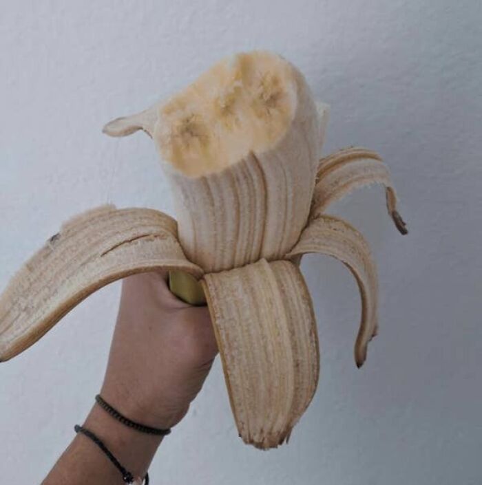 Peeled banana with four ends glitch