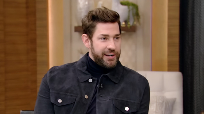 Actress Emily Blunt Roasts Men In Turtlenecks, But John Krasinski Somehow Makes Her Eat Her Words Actress Emily Blunt Roasts Men In Turtlenecks, But John Krasinski Somehow Makes Her Eat Her Words