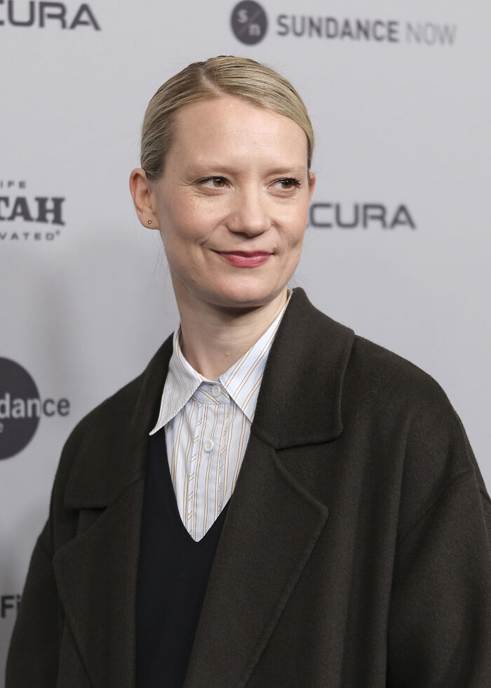 Actress Mia Wasikowska, 37
