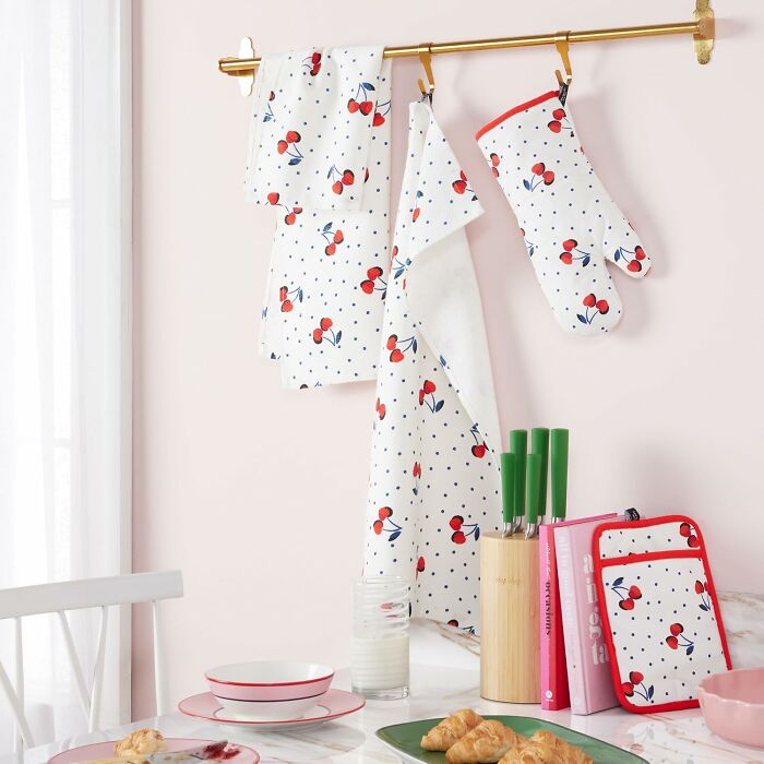 Cherry print towels and oven mitts trending for Big Deal Days