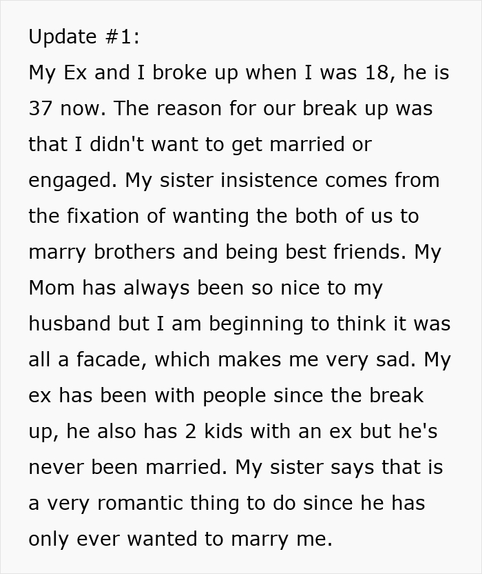 Text update explaining the background of how a guy keeps pursuing ex who rejected him at 18 with sister's help.