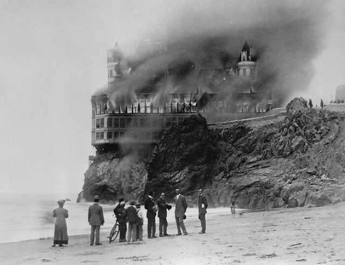 The Cliff House Fire, San Francisco, 1907