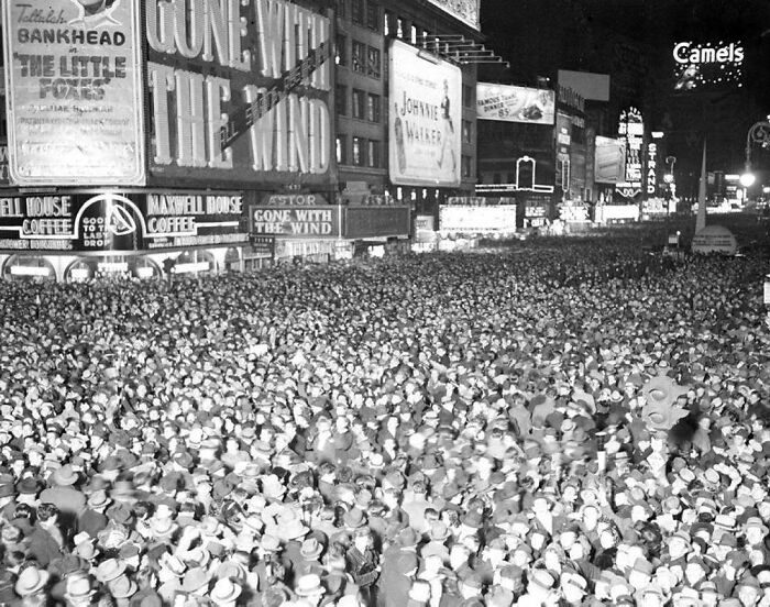 Times Square In Manhattan On New Year's Eve, 1940