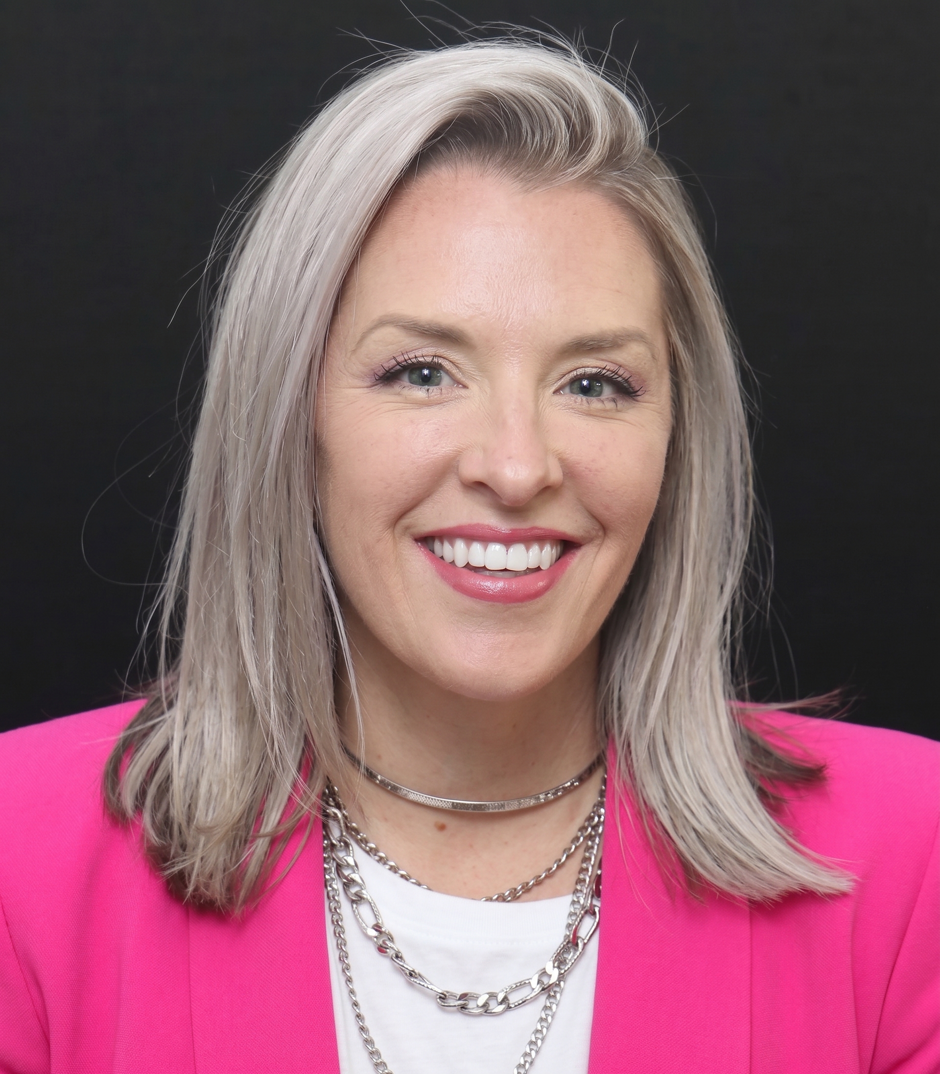 Portrait of female Amazon employee involved in the lawsuit against Amazon exec.