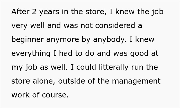 Text snippet detail of a waiter explaining they knew their job well after two years in the store Text snippet detail of a waiter explaining they knew their job well after two years in the store