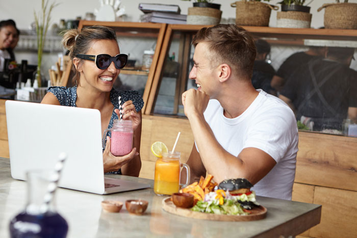 Woman Introduces Boyfriend To Best Friend, Soon Starts Feeling Like The Third Wheel Around Them Woman Introduces Boyfriend To Best Friend, Soon Starts Feeling Like The Third Wheel Around Them