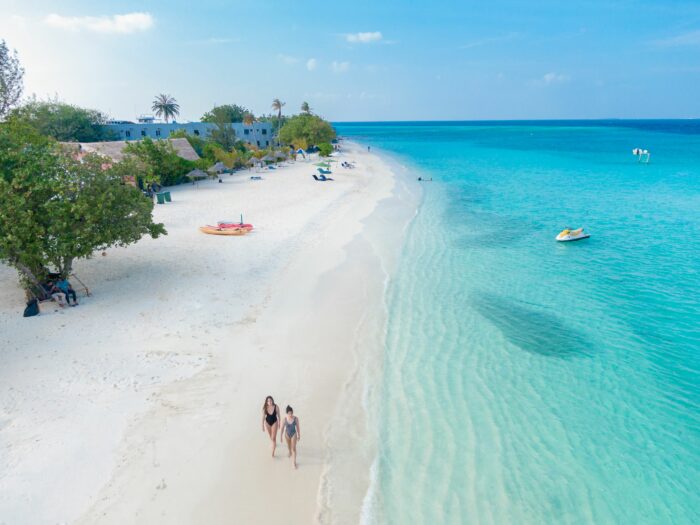 Woman Has The Audacity To Make BF Pay For Her Friend&rsquo;s Vacation After She Kicked Him Off Of It