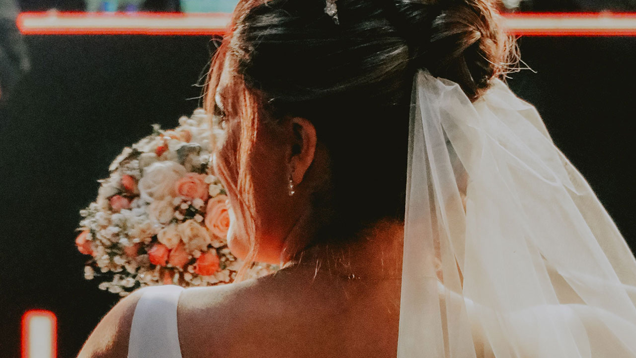 Bridezilla And Her Family Destroy 70 Hotel Rooms, Get The Police Involved, Leaving Staff Baffled