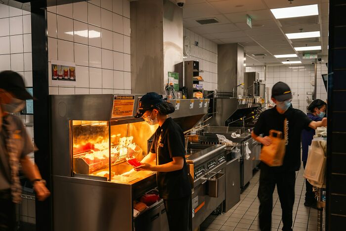 People Who Work In Glass Burger Joints Shouldn't Throw Stones