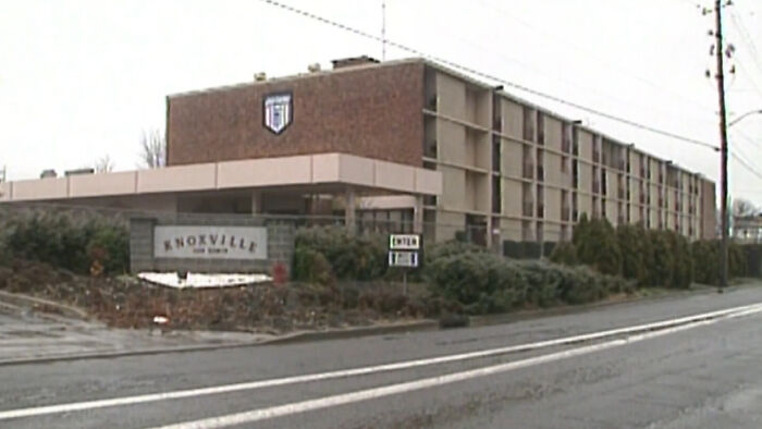 The exterior building of the Knoxville Job Corps facility