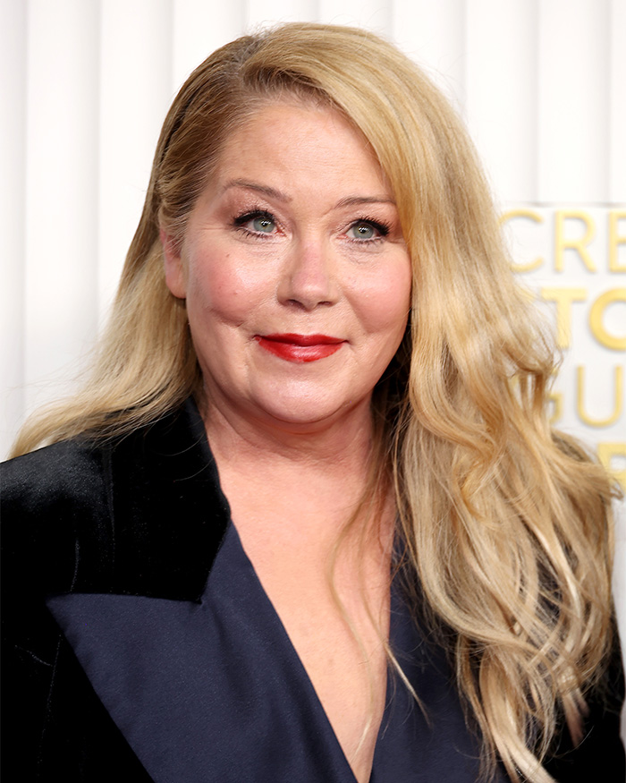 Christina Applegate Breaks Down In Tears As She Reveals She Doesn't Actually Have MS Christina Applegate Breaks Down In Tears As She Reveals She Doesn't Actually Have MS