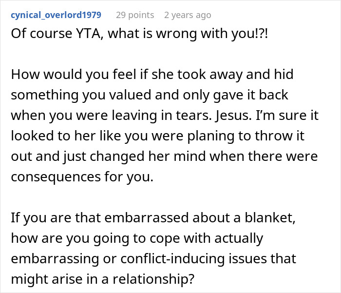 Man Comes To The Internet To Complain About GF’s Attachment To Her Blanket, She Gives A Savage Response Man Comes To The Internet To Complain About GF’s Attachment To Her Blanket, She Gives A Savage Response
