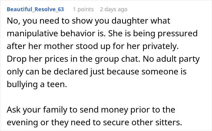 Reddit comment advising a mom and daughter to handle manipulative behavior over a Halloween invite