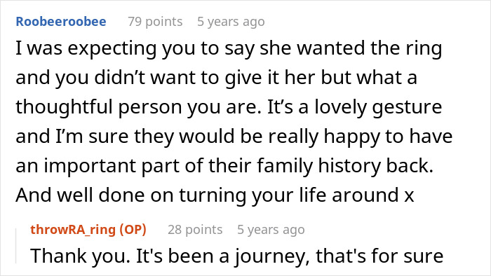 A screenshot of online comments praising a woman for returning a family heirloom A screenshot of online comments praising a woman for returning a family heirloom