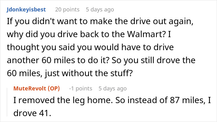 User comments detailing the drive after a woman forgets to pay at Walmart checkout. User comments detailing the drive after a woman forgets to pay at Walmart checkout.