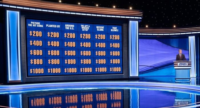 "Can You Survive The Real Jeopardy Quiz?": Test Your Strength In 15 &lsquo;90s Movie Questions