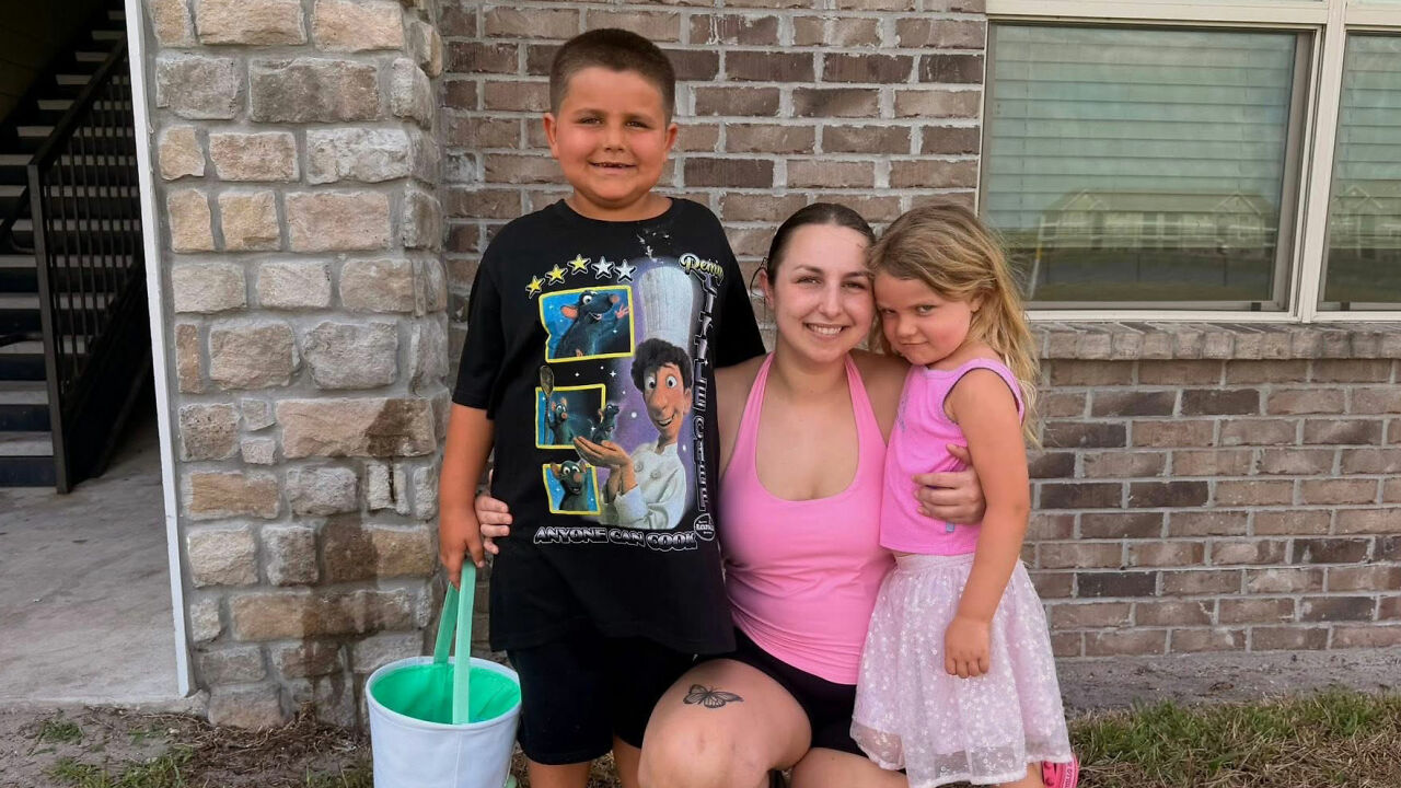Mom Picking Up Her 2 Children From Dad’s Home Makes Horrific Discovery Upon Finding Front Door Open