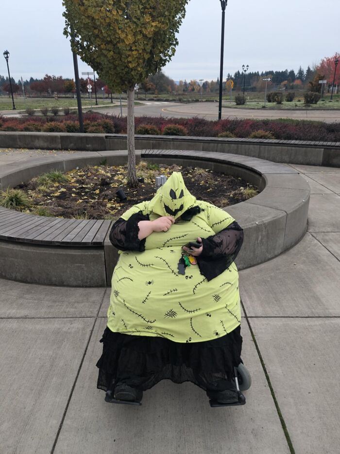 Creative Oogie Boogie Halloween costume integrated with a wheelchair for people with disabilities.