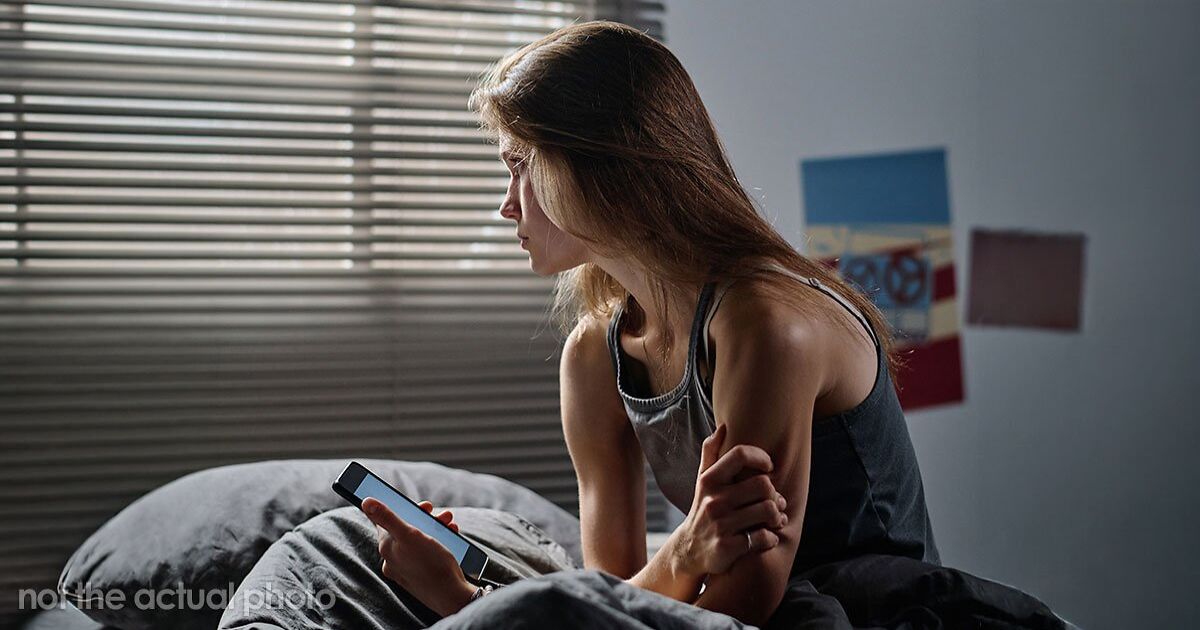 Teen Girl Suddenly Stops Coming To School, Teacher’s Decision To Check On Her Changes Both Their Lives When a young girl suddenly stopped showing up to school, one teacher noticed something was wrong and decided to check on her. 1 View