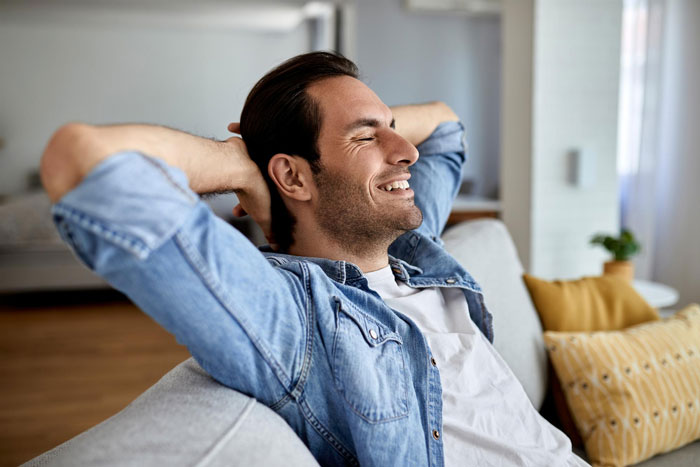 “Where Can I Plug My Xbox?”: Delivery Nurse Shares 5 Things Dads Do That Infuriate Her “Where Can I Plug My Xbox?”: Delivery Nurse Shares 5 Things Dads Do That Infuriate Her