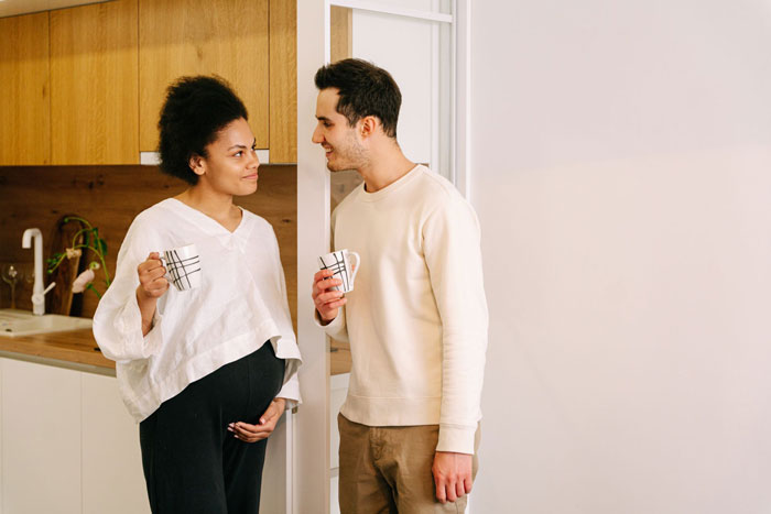 Man Doesn&rsquo;t Want To Break Dad&rsquo;s Heart So He Tells His Pregnant Wife To Just Get Over Her Discomfort