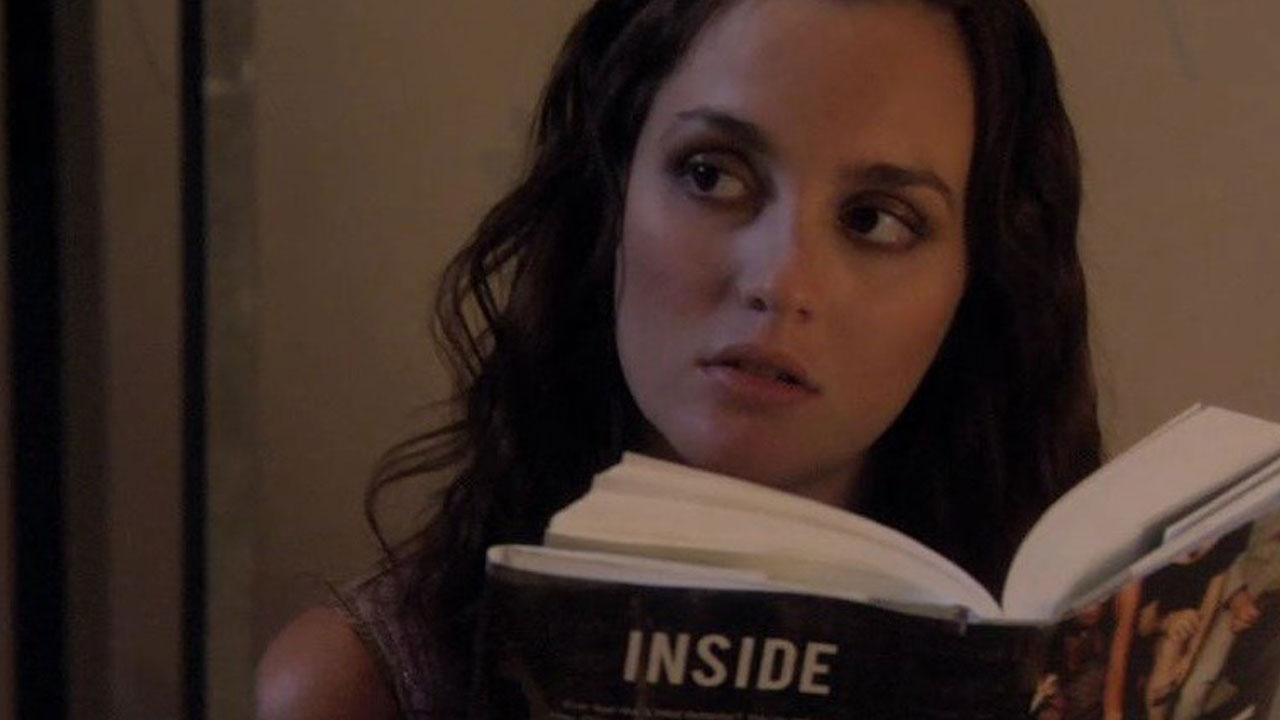 70 Funny Reading Memes That Turn Book Hoarding, Late-Night Chapters, And Fictional Drama Into Comedy