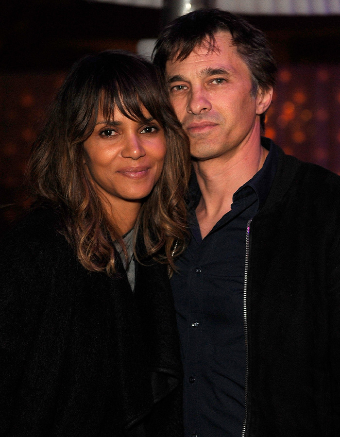 Halle Berry posing closely with her ex-husband Olivier Martinez Halle Berry posing closely with her ex-husband Olivier Martinez