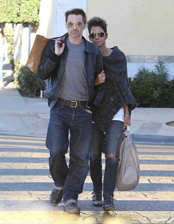 Halle Berry and Olivier Martinez walking together in casual wear Halle Berry and Olivier Martinez walking together in casual wear
