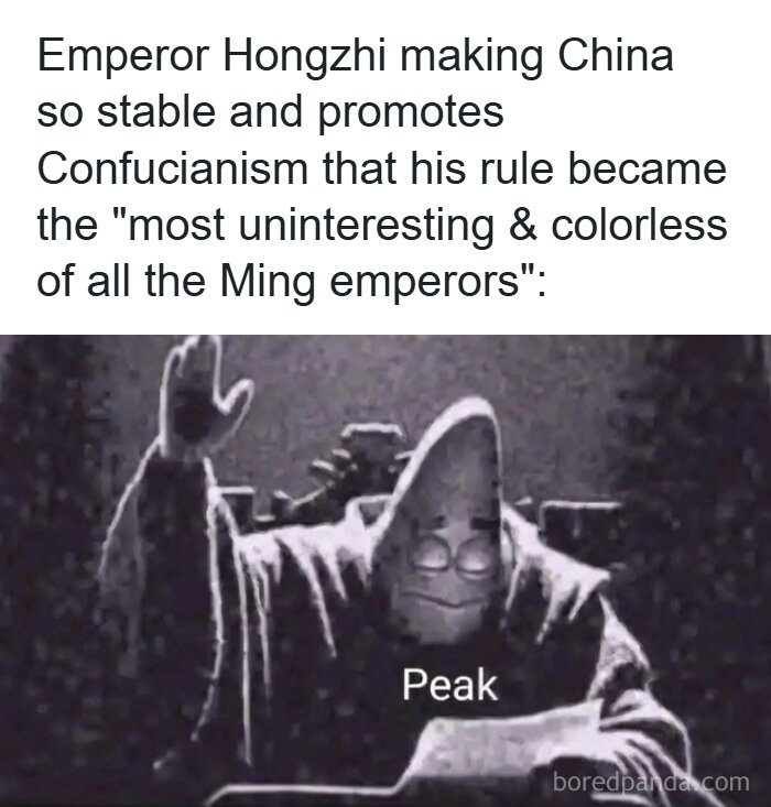 Patrick Star wearing robes to represent Emperor Hongzhi in history memes.