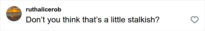 A comment questioning a fan interaction with Taylor Swift at the Chiefs game