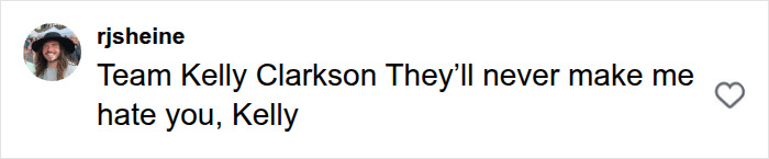 Comment showing support for Kelly Clarkson amid store conflict