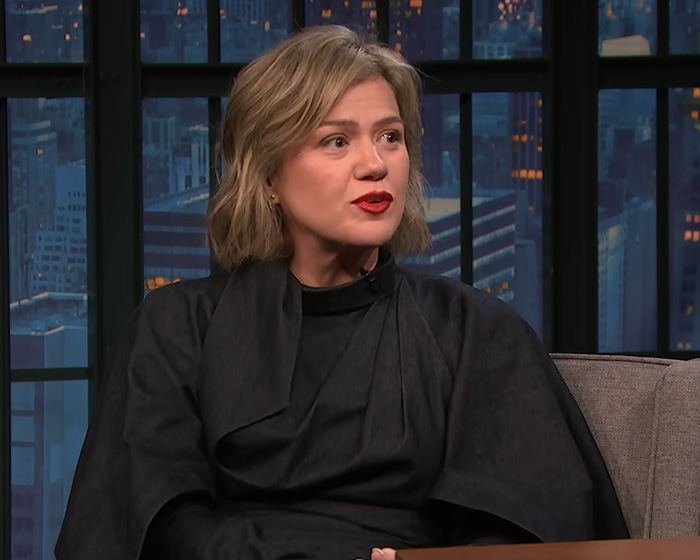 Kelly Clarkson speaking in interview amid feud with Brooklyn shopkeeper