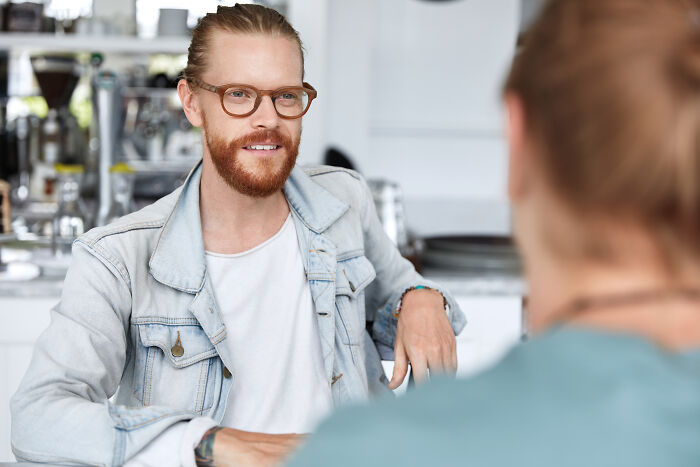 Man Takes His Sweet Time Shopping In The Gas Station To Annoy A Karen Who Made His Favorite Employee Upset
