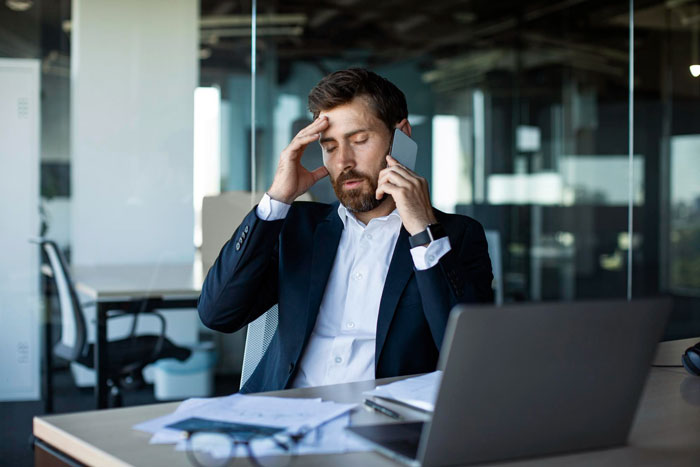 Boss Throws Loyal IT Guy Under The Bus For A New Manager Who Barely Knows The Job