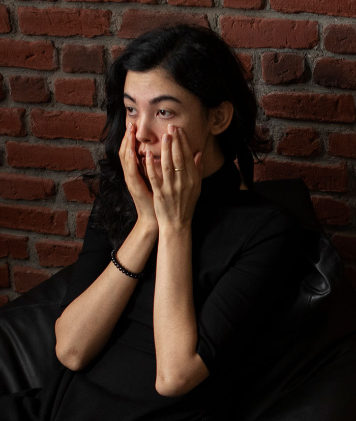42 Times A Casual Visit Turned Uncomfortable The Moment Someone Looked Around