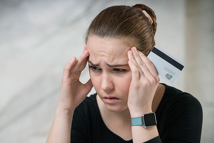 Dad Freaks Out After Daughter Gets Her Own Bank Account, Tries To Cut It Up